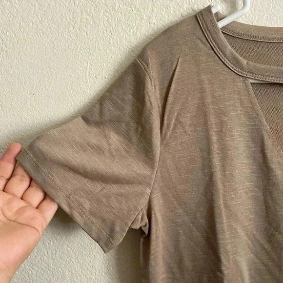 💥🆕Soft Light Brown Short Sleeve Plain Top🆕 - Picture 3 of 6